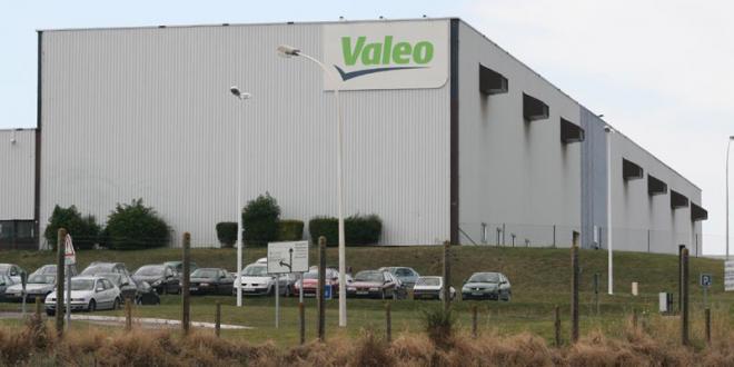 Valeo déclare la fin de l’innovation sur le moteur thermique : un tournant vers l’électrification ?
